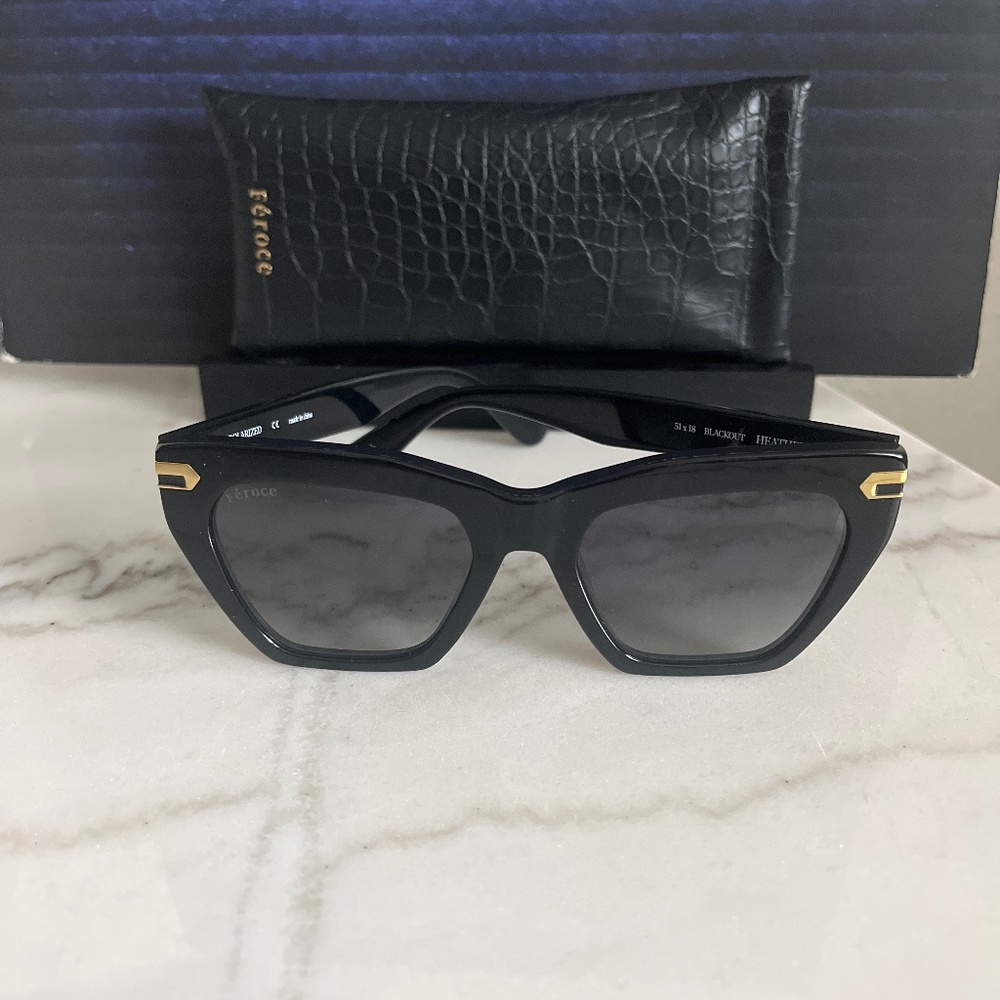 Feroce Heather II  Sunglasses Polarized Blackout W Case!